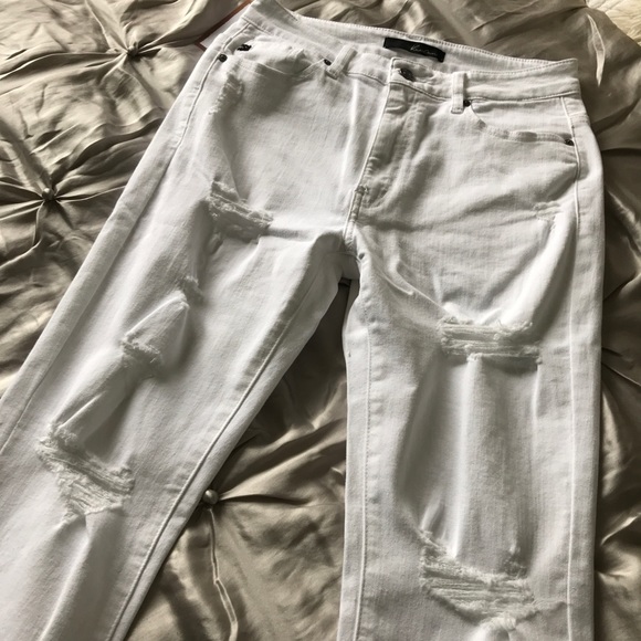 KanCan | Distressed White Skinny Jeans - Picture 7 of 8